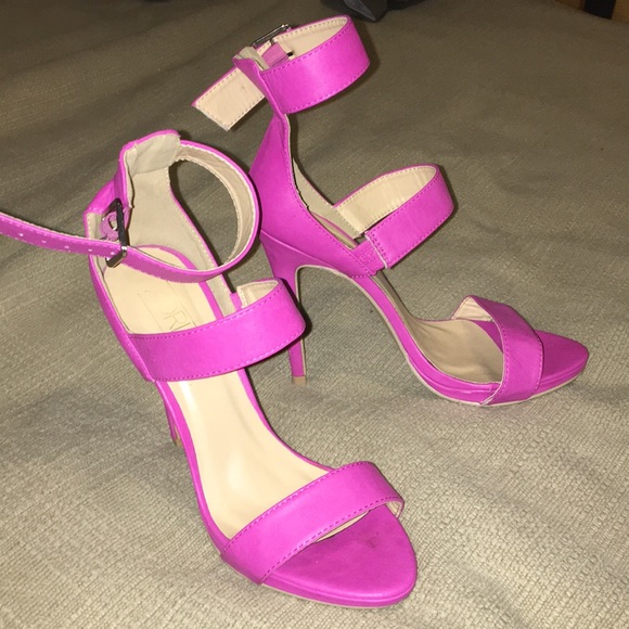 Adriana New York Shoes - ADRIANA NEW YORK Magenta heels - Size 6.5